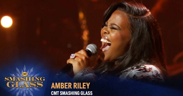 Amber Riley Performs 